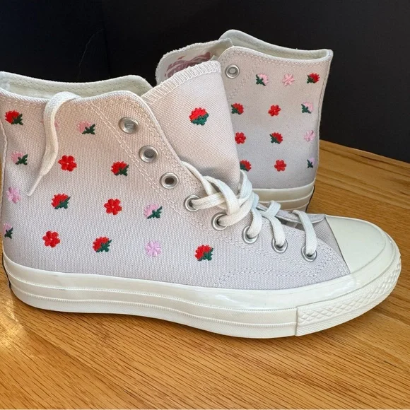 Converse Chuck Taylor  White High-Tops with Red and Green Floral Design NEW - Picture 3 of 10
